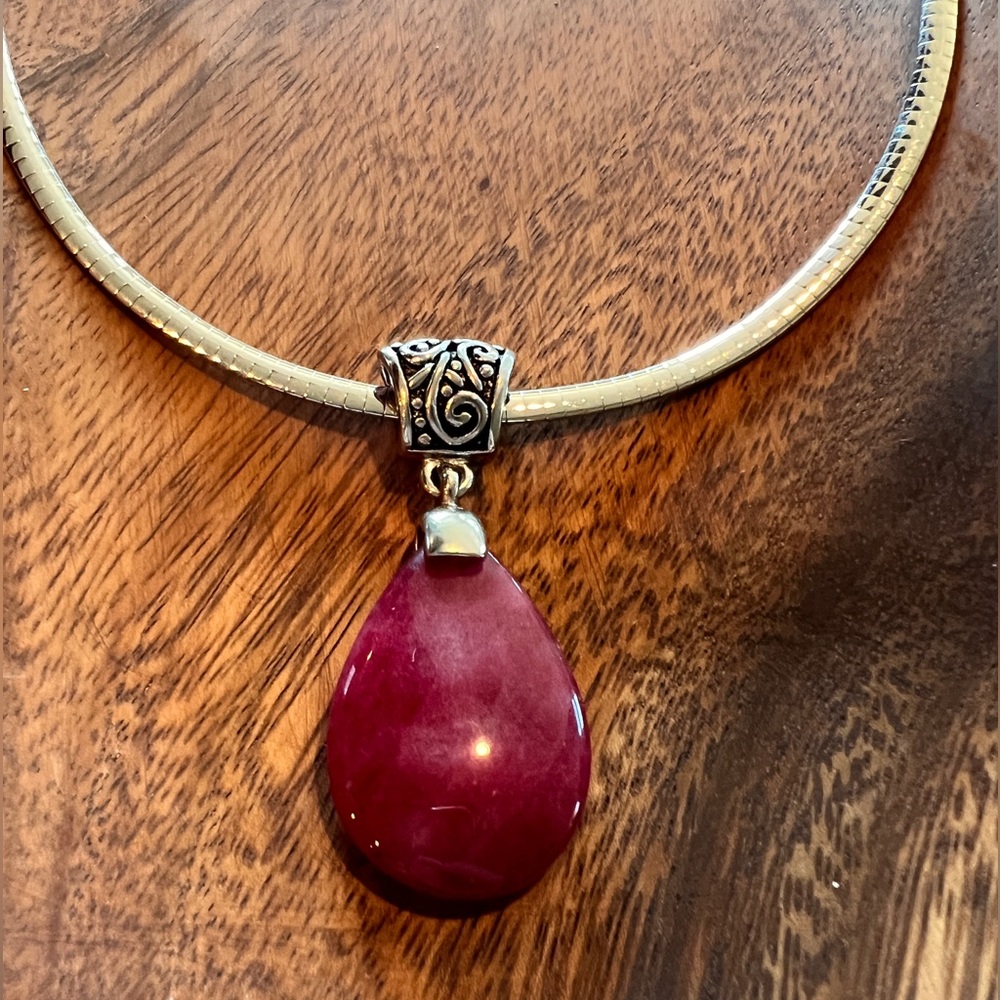 Dragon Vein Pink Agate Pendant Necklace with Silver Tone Omega Chain 16”